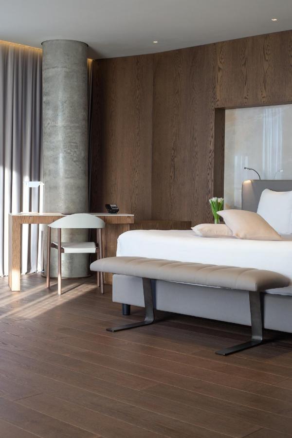 ホテル ザ プラザ ティラナ エクステリア 写真 A bedroom at the hotel