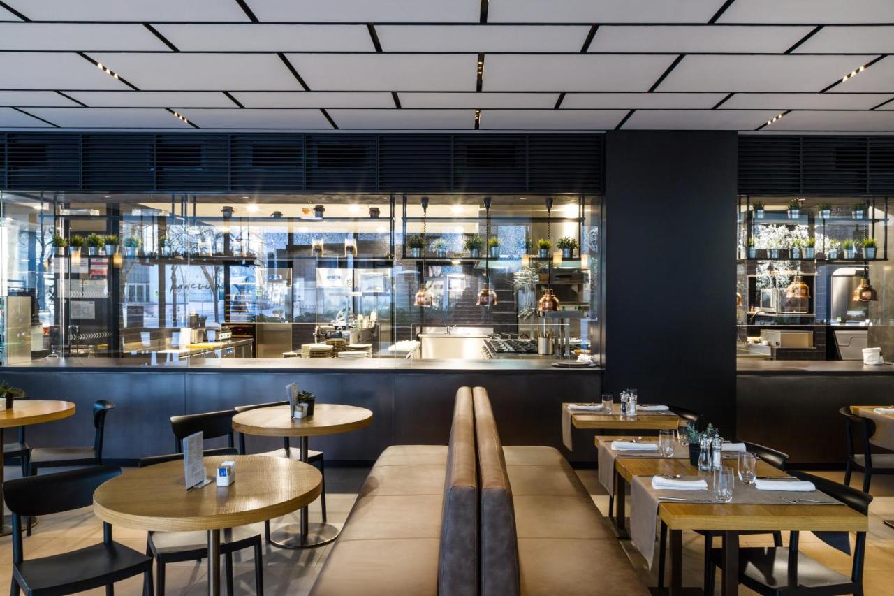 ホテル ザ プラザ ティラナ エクステリア 写真 Interior of the restaurant