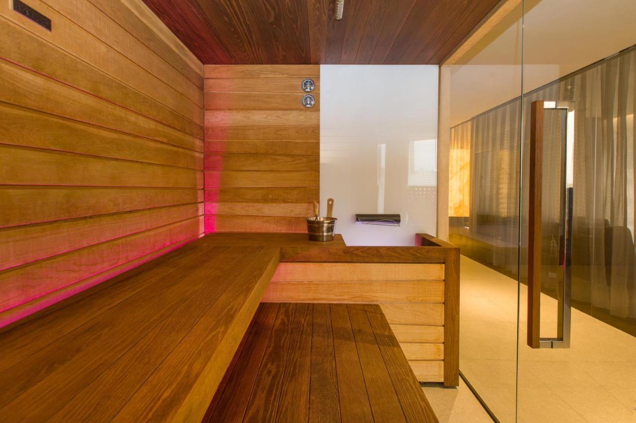 ホテル ザ プラザ ティラナ エクステリア 写真 A modern Finnish sauna